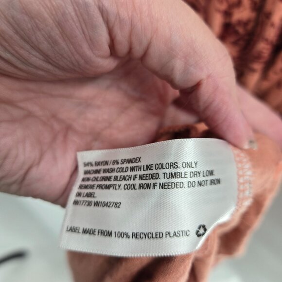 Isabel Maternity by Ingrid & Isabel Salmon Short-Sleeved V-Neck Maxi Dress XXL - Picture 8 of 9